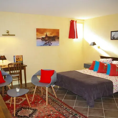 Domaine Les Grandes Roches Bed & Breakfast Tregunc Exterior photo