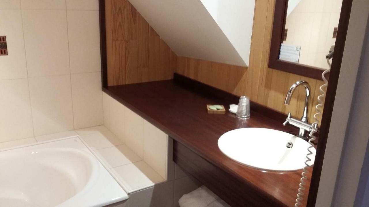 Relais Du Silence Les Grandes Roches Bed & Breakfast 3*